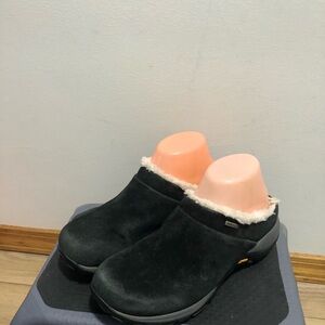 Dansko Women's Black Fur-Lined Mules Clogs Slippers Size 38/7.5US